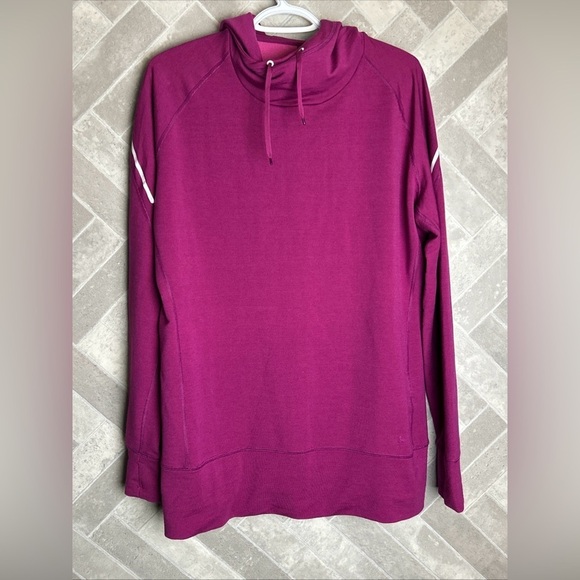 Tops - Nike woman’s Dri-Fit hooded sweater XL fuchsia